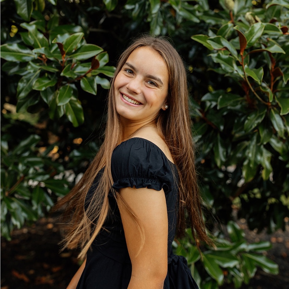 Meet your Posher, Ella